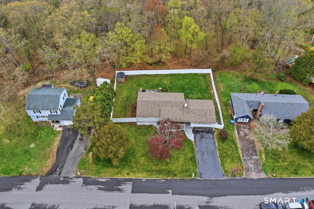 33 Lauren Lane Norwich CT 06360