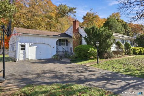105 Dartmouth Drive East Hartford CT 06108