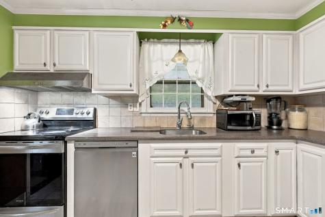 105 Dartmouth Drive East Hartford CT 06108