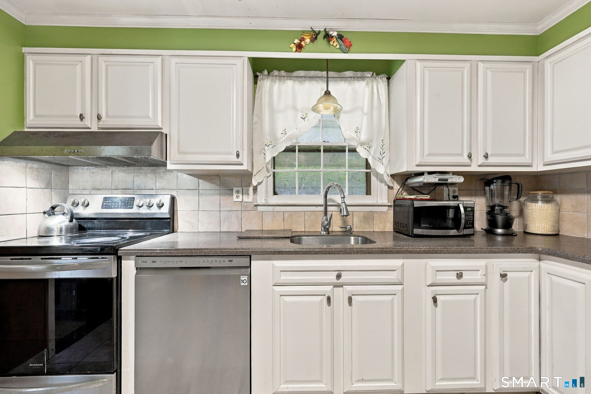 105 Dartmouth Drive East Hartford CT 06108