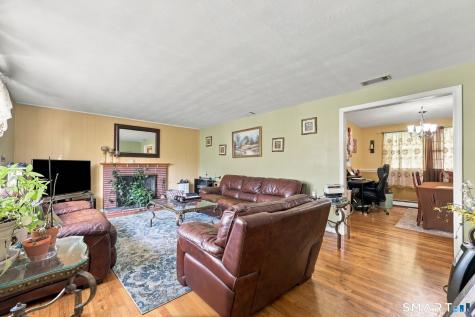 105 Dartmouth Drive East Hartford CT 06108