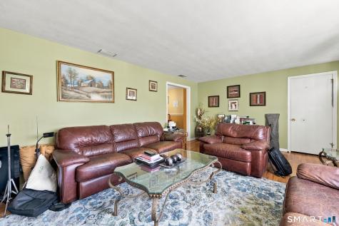 105 Dartmouth Drive East Hartford CT 06108