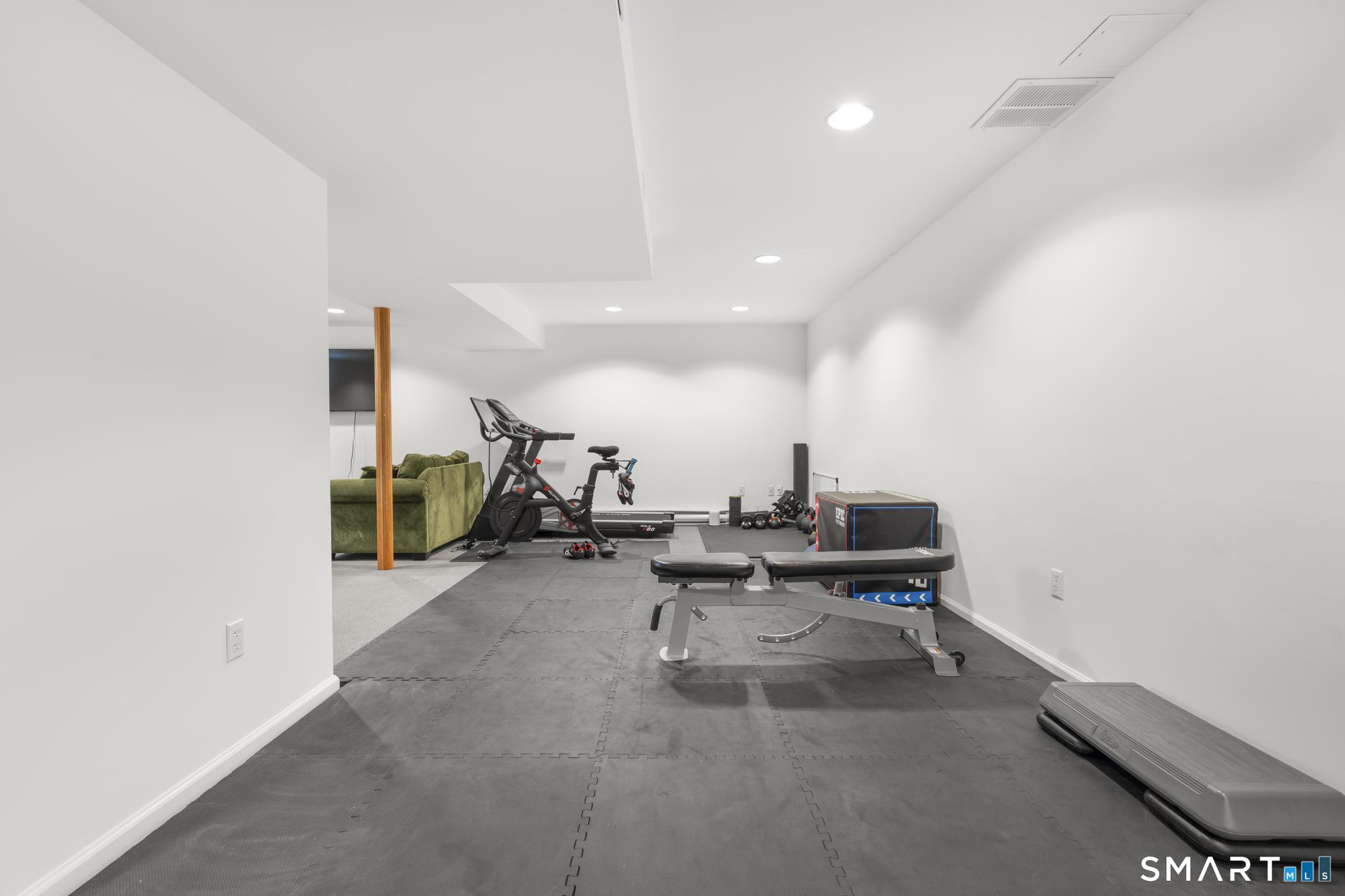 62 Hastings Lane Stamford CT 06905