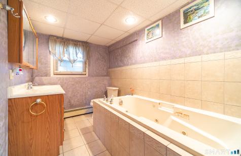 3 Blue Bird Road Middletown CT 06457