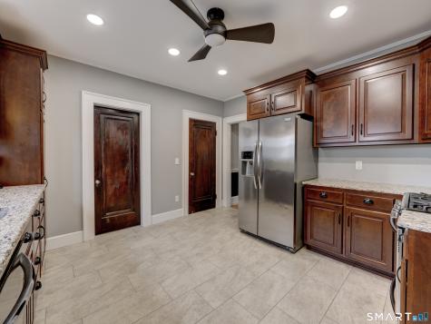 11 Dix Road Wethersfield CT 06109