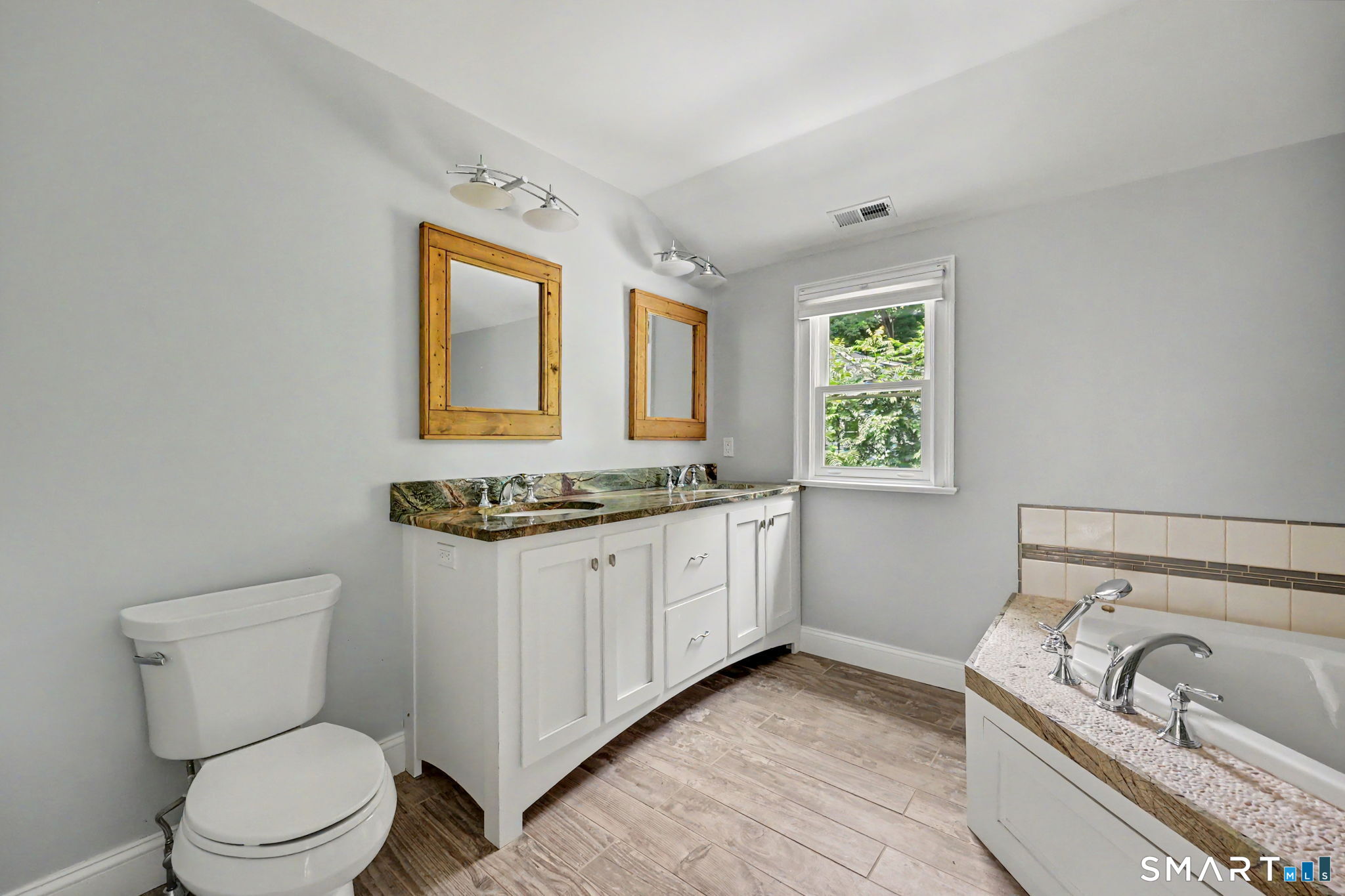 18 Buttonball Trail Norwalk CT 06851