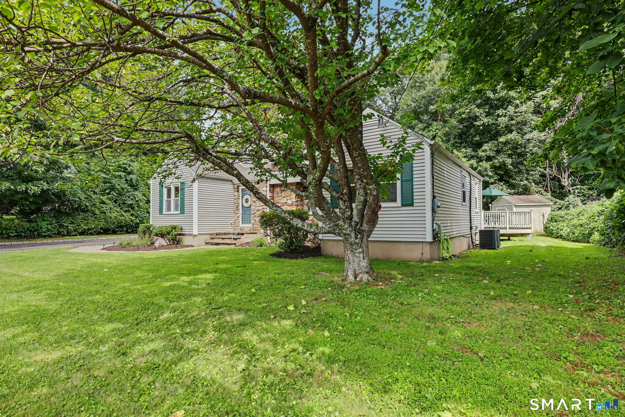 18 Buttonball Trail Norwalk CT 06851