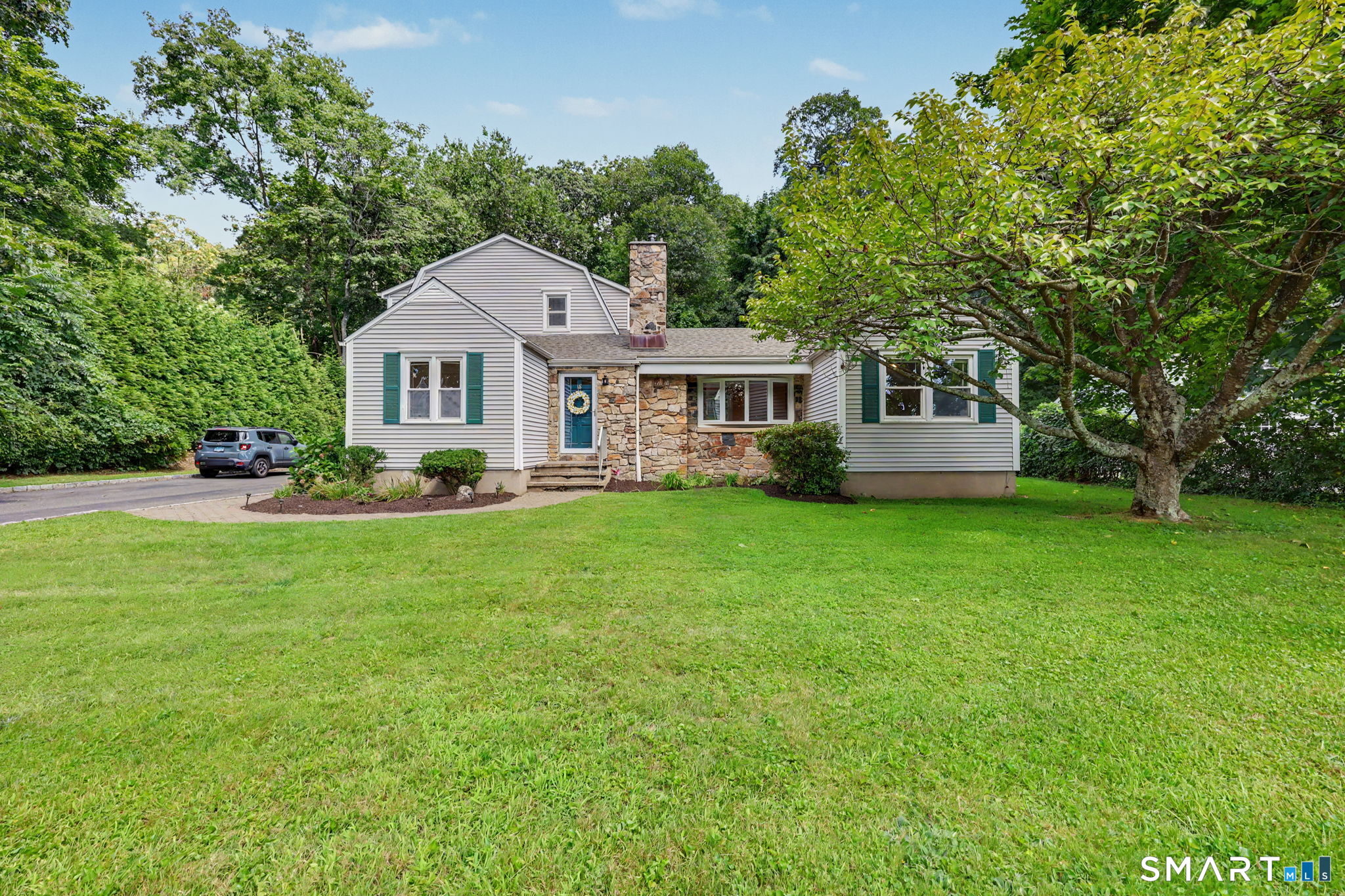 18 Buttonball Trail Norwalk CT 06851