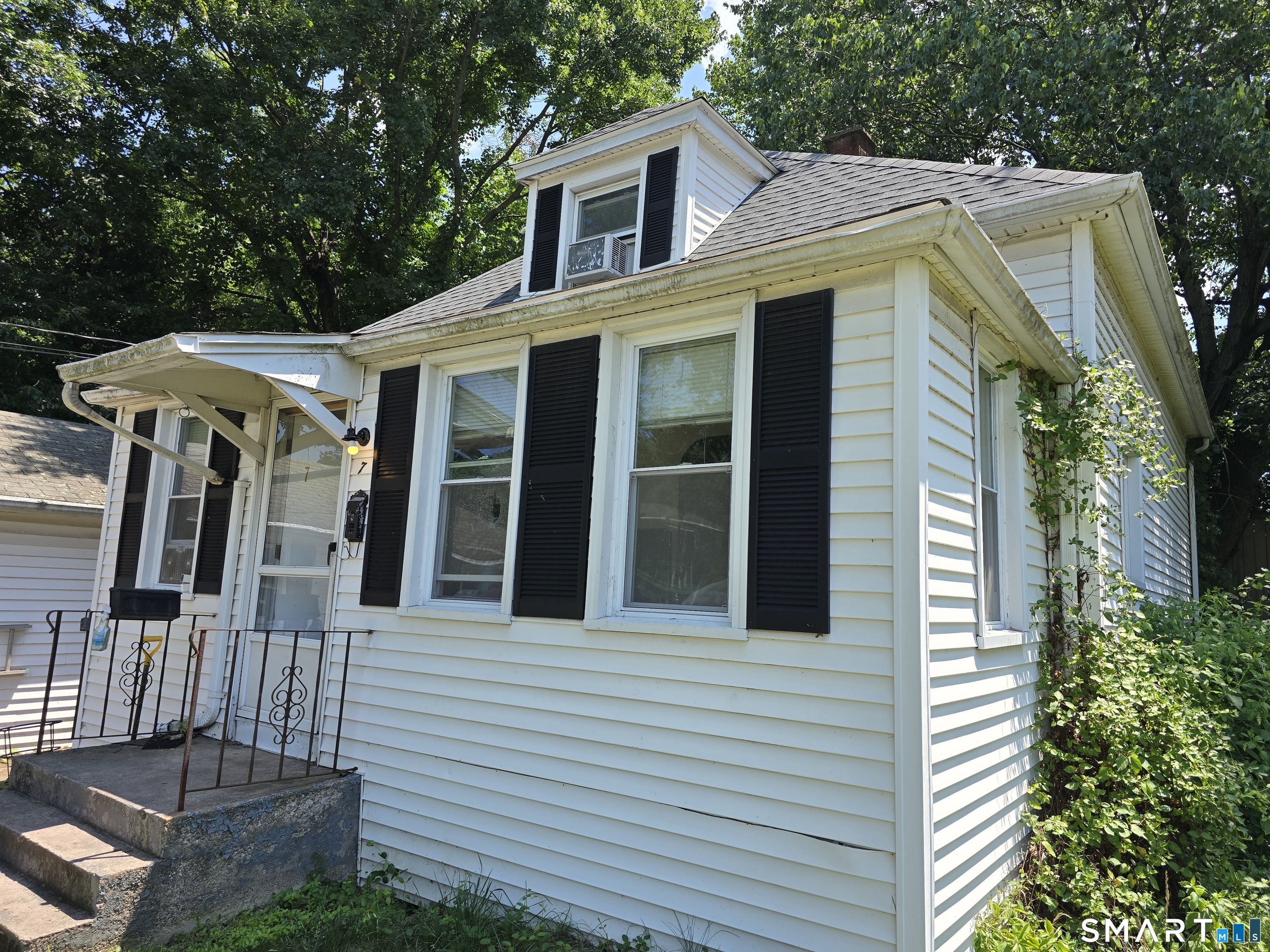 7 Willys Street East Hartford CT 06118