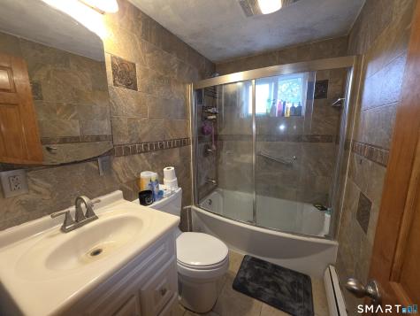 8 Matthew Road East Hartford CT 06108
