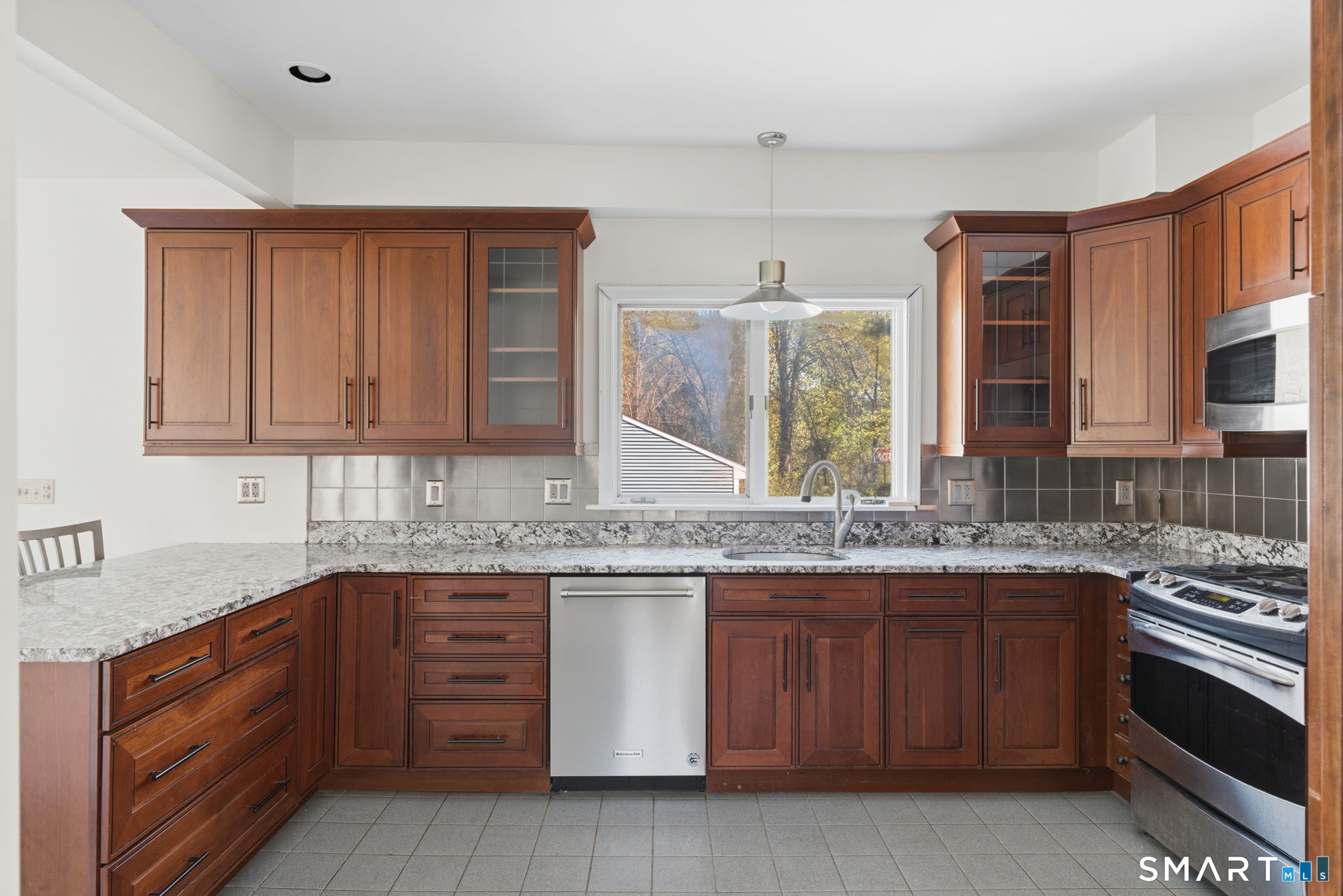 252 Willard Avenue Newington CT 06111