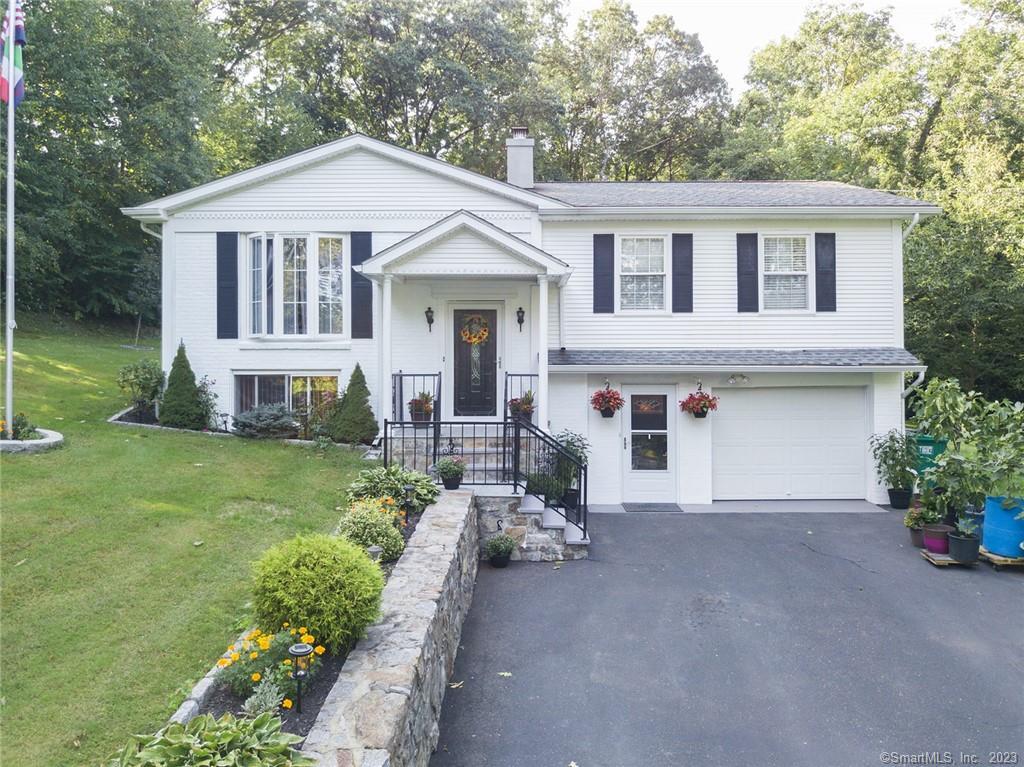 20 Oak Drive Watertown CT 06795