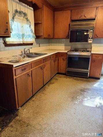 32 Visconti Avenue Waterbury CT 06704