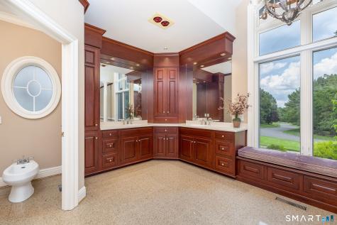 122 Windward Place Southington CT 06489
