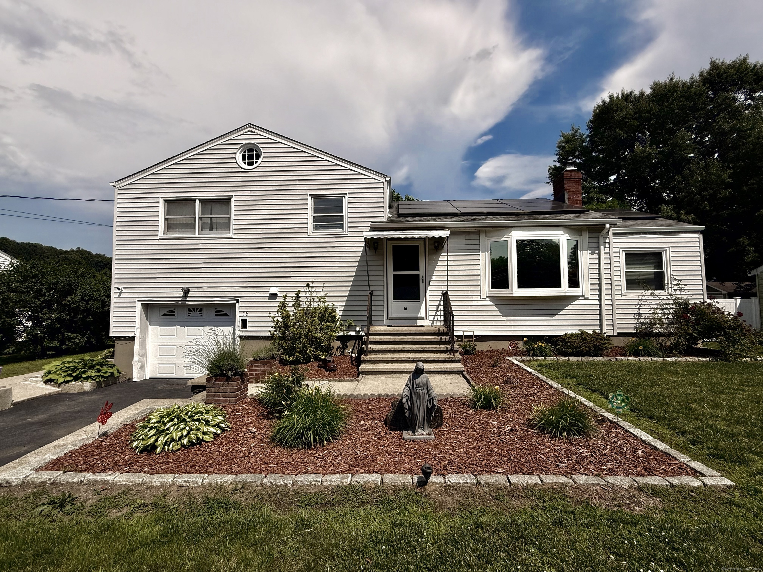16 Hotchkiss Terrace Ansonia CT 06401