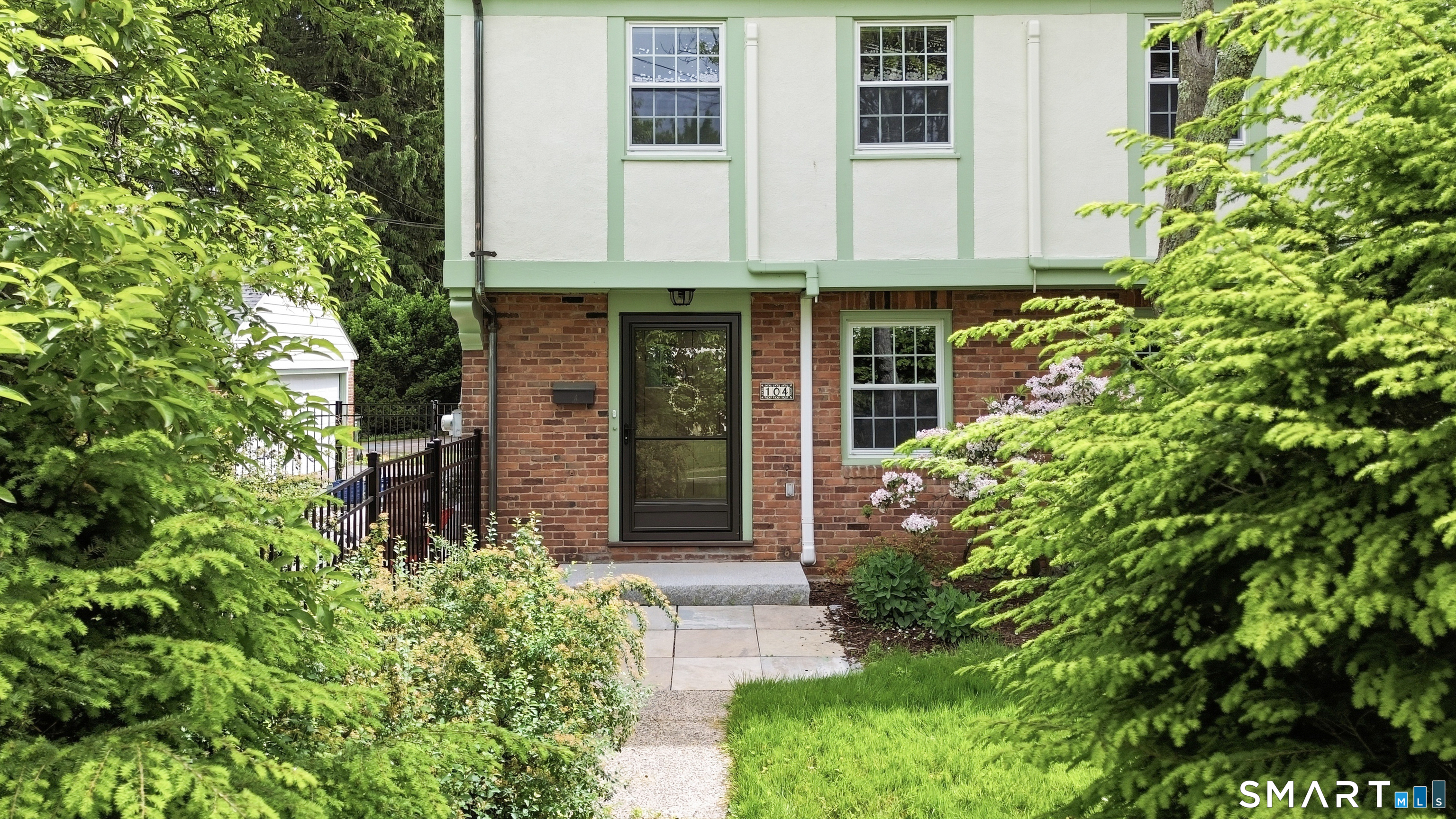 104 Newport Avenue West Hartford CT 06107