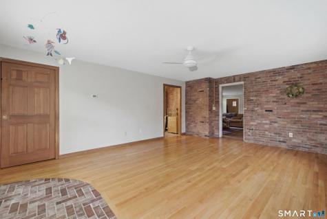104 Newport Avenue West Hartford CT 06107