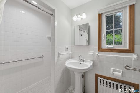 104 Newport Avenue West Hartford CT 06107