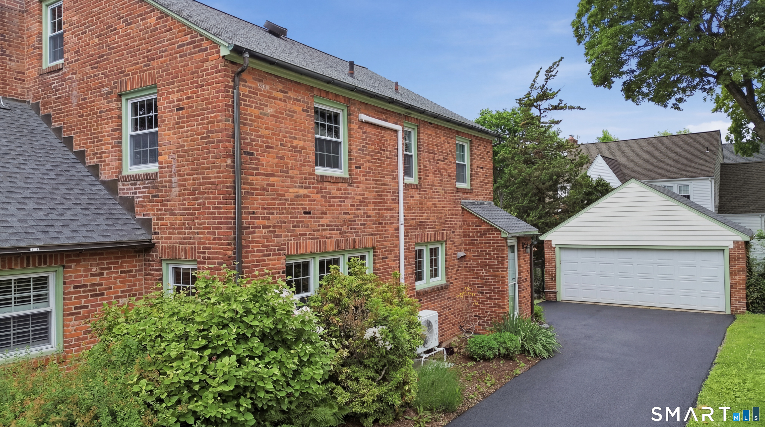 104 Newport Avenue West Hartford CT 06107