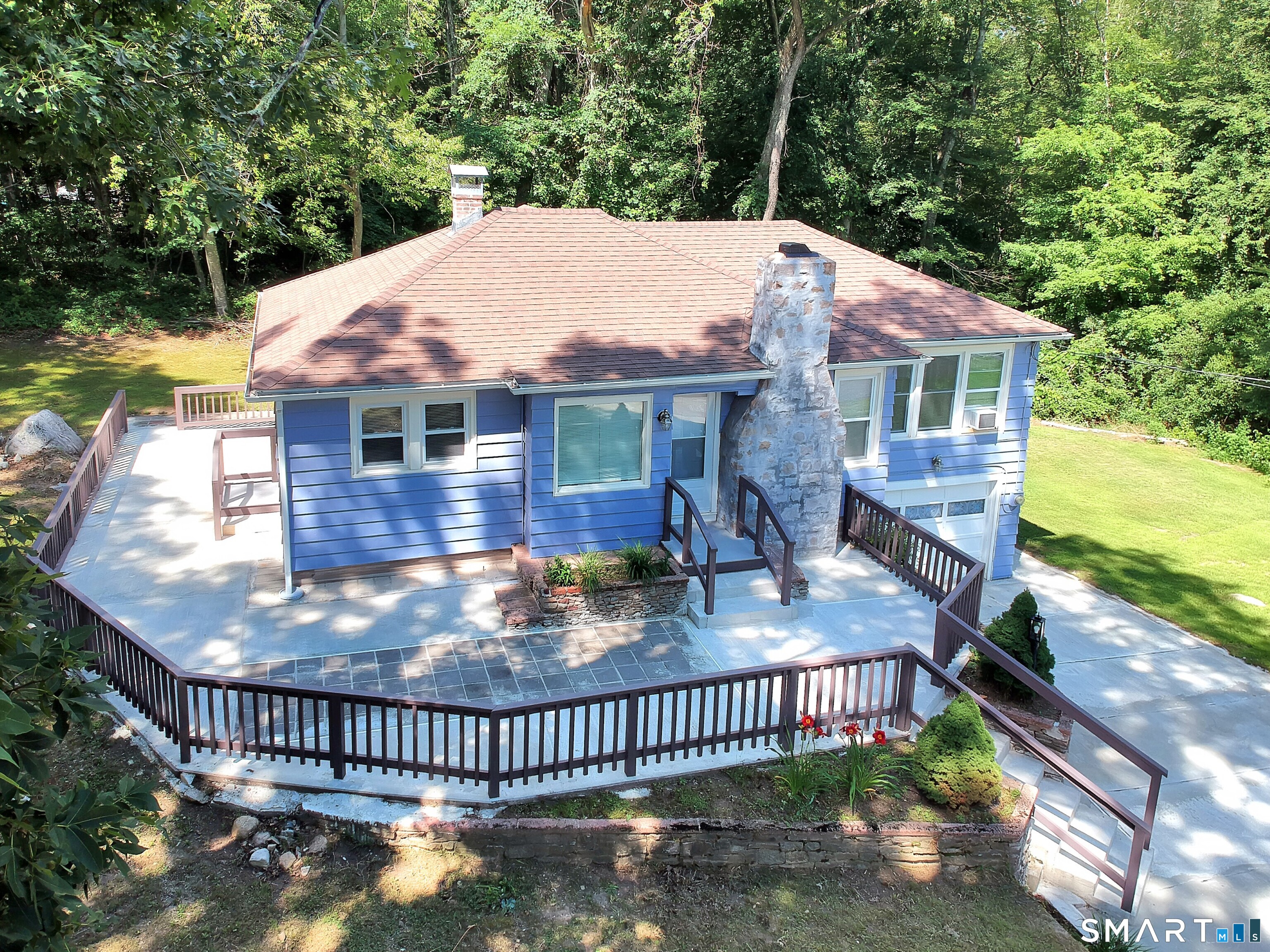 187 West Main Street East Lyme CT 06357