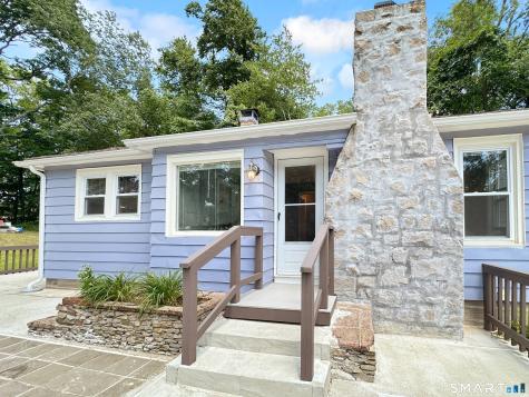 187 West Main Street East Lyme CT 06357