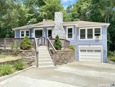 187 West Main Street East Lyme CT 06357