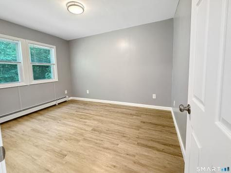 187 West Main Street East Lyme CT 06357