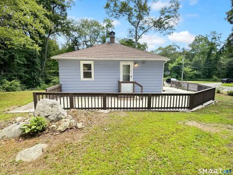 187 West Main Street East Lyme CT 06357