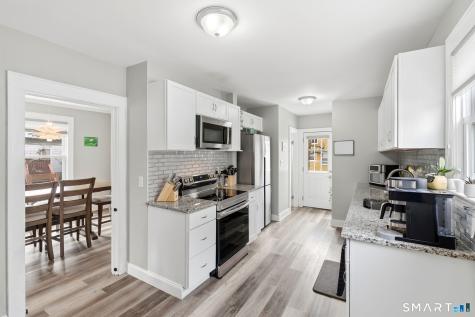 19 Waller Court New London CT 06320