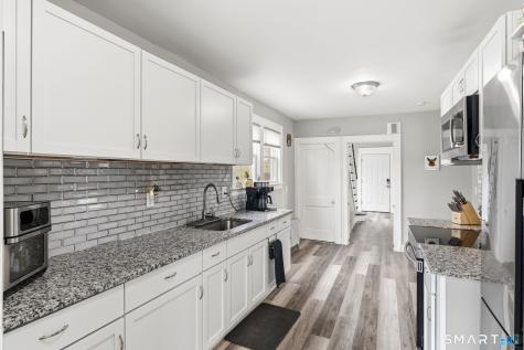19 Waller Court New London CT 06320