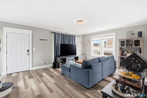 19 Waller Court New London CT 06320