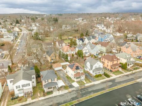 19 Waller Court New London CT 06320