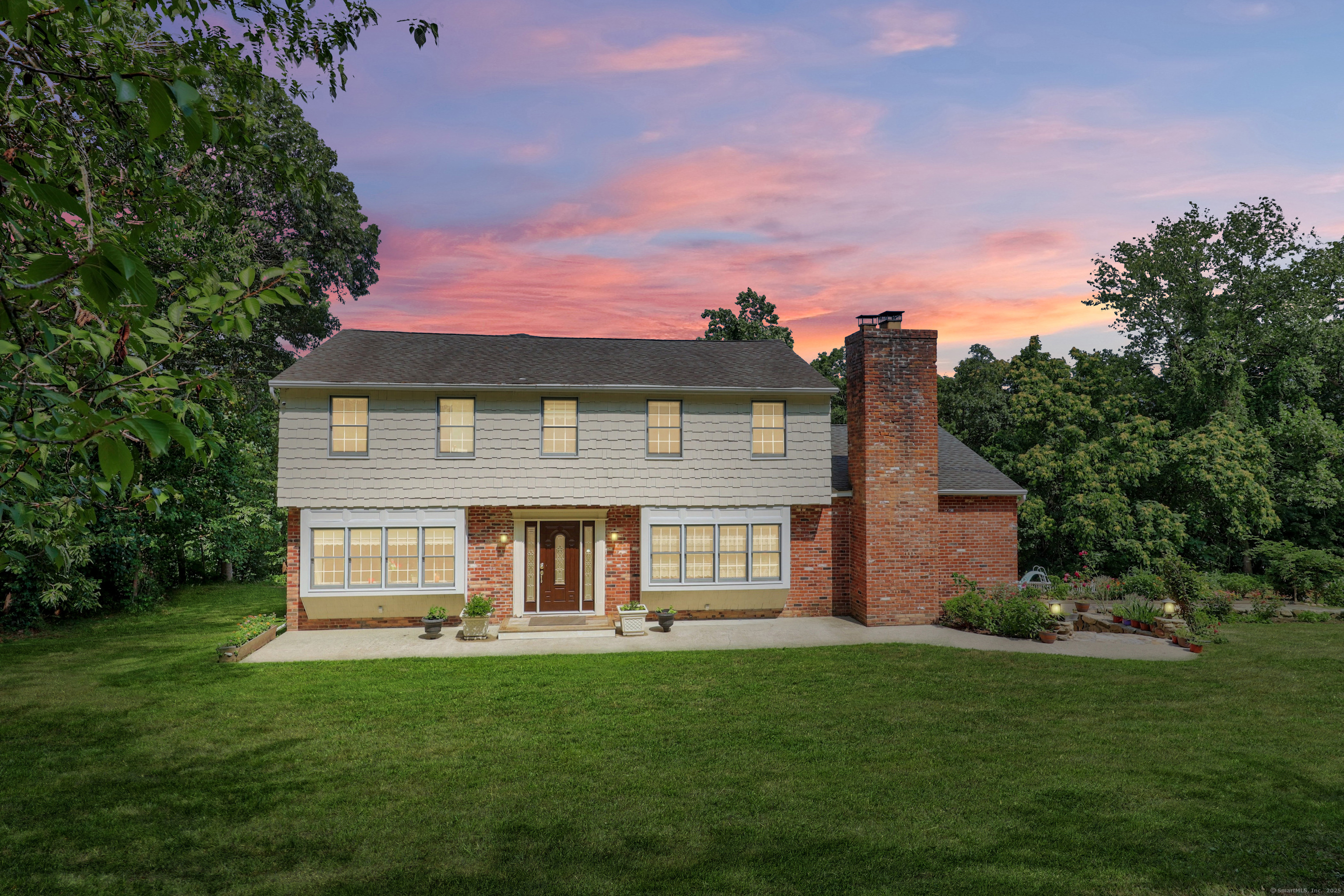 11 Ariel Road Woodbridge CT 06525