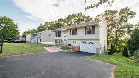 34 Tudor Lane Naugatuck CT 06770