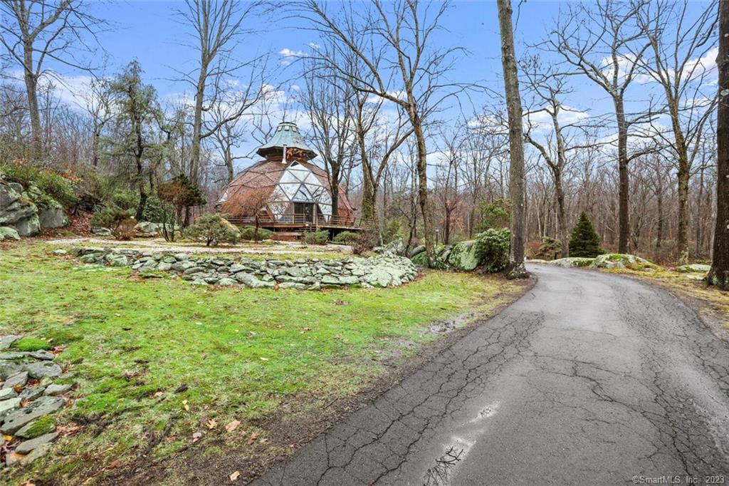 11 Indian Hill Road Redding CT 06896