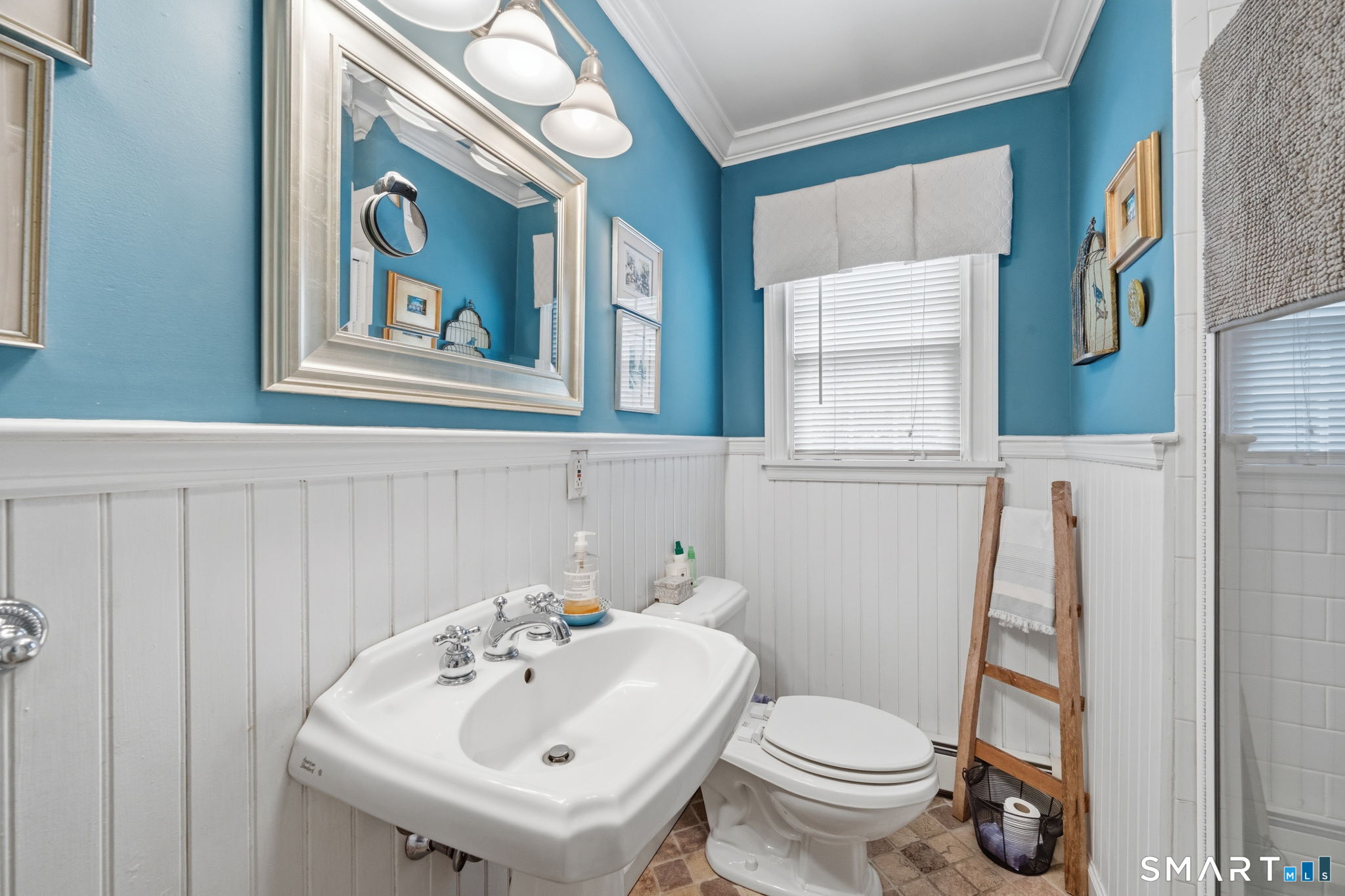 32 Crown Street Trumbull CT 06611