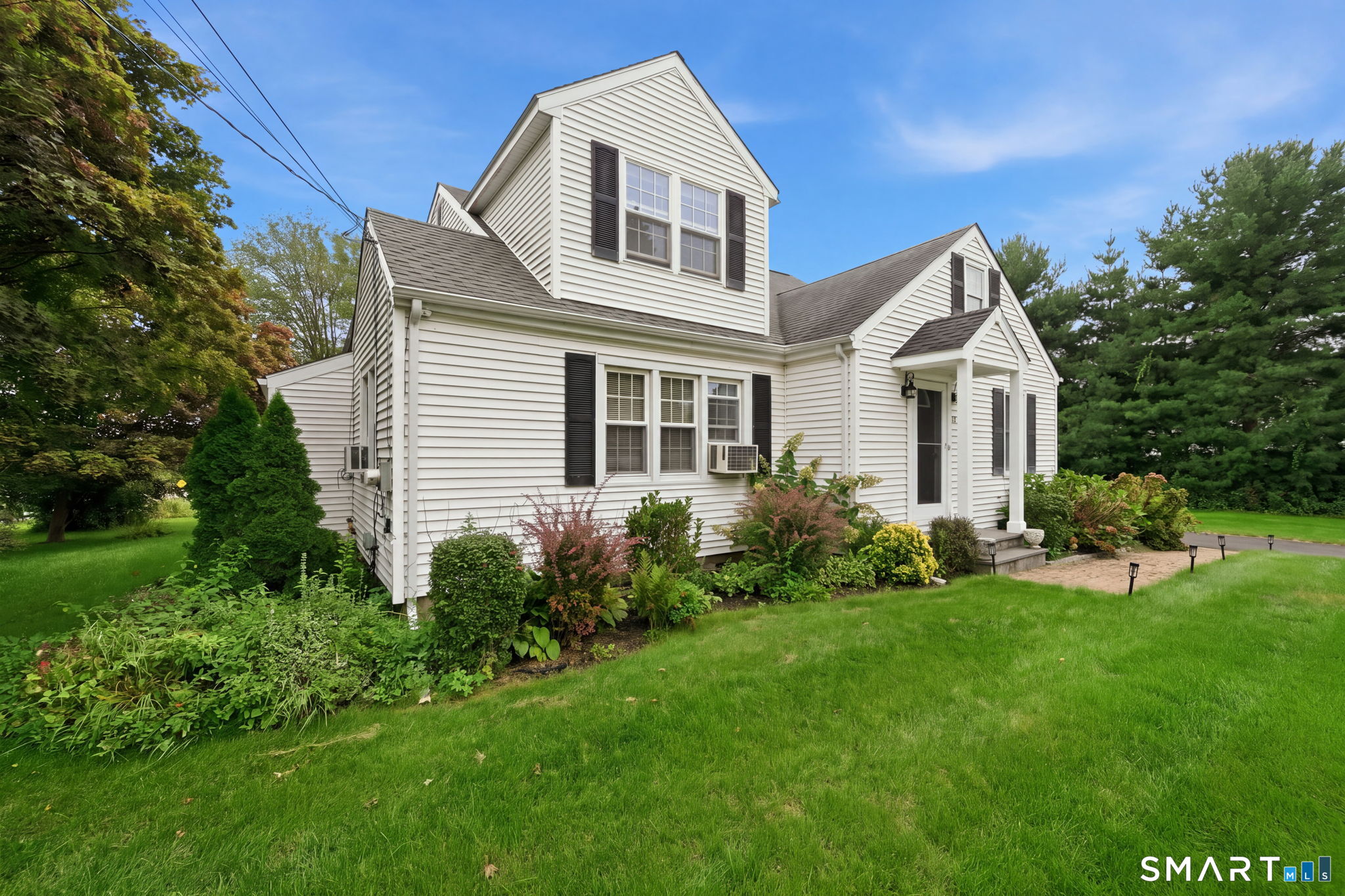 32 Crown Street Trumbull CT 06611