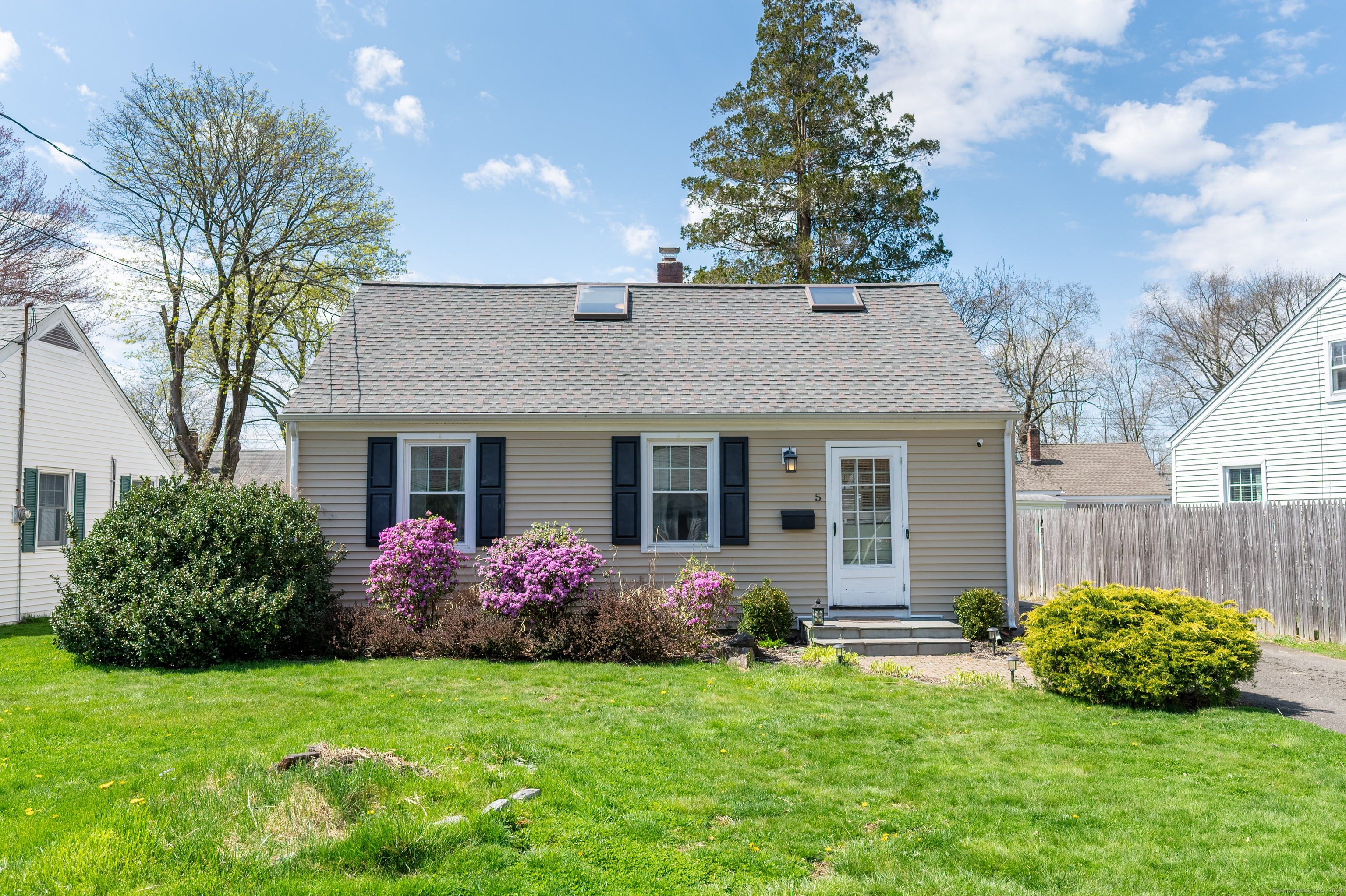 5 Crescent Drive Danbury CT 06810
