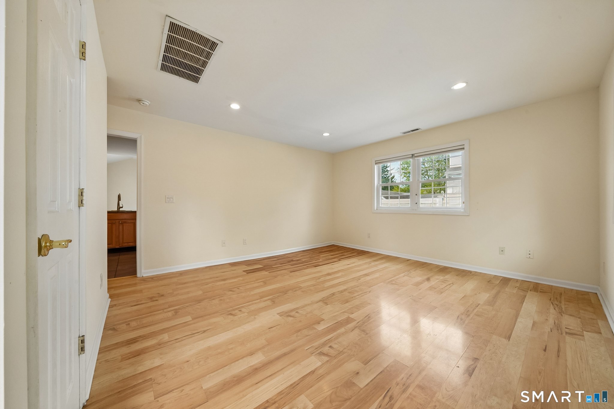 17 Charles Street Stamford CT 06902