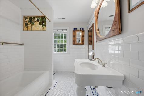 8 Meeting House Road Haddam CT 06438