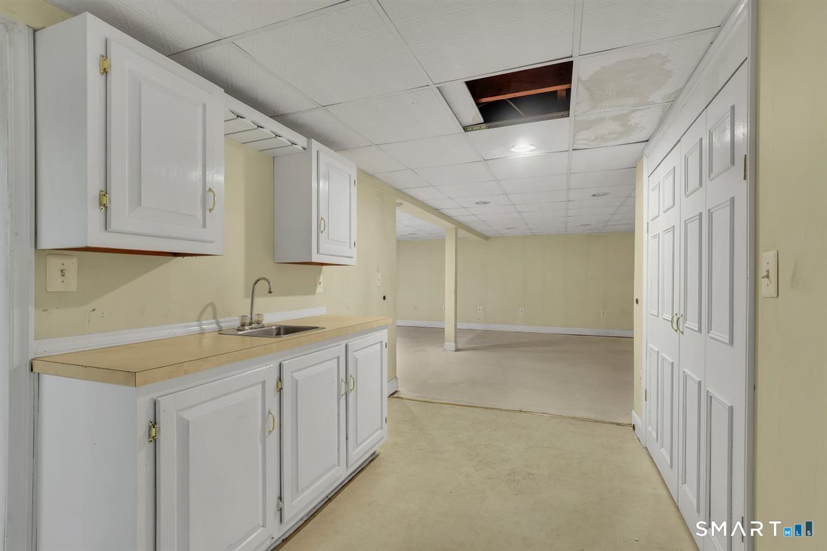 737 Lovely Street Avon CT 06001