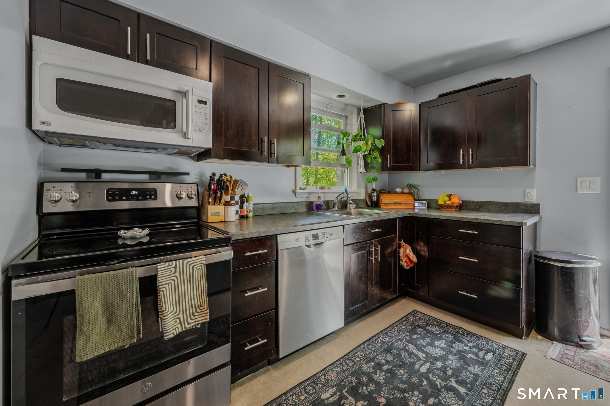 148 Flanders Road Stonington CT 06378