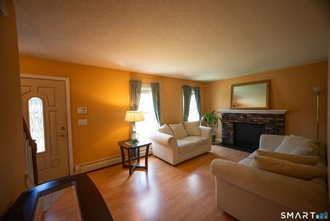 18 Kendall Circle Waterbury CT 06708
