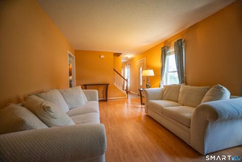 18 Kendall Circle Waterbury CT 06708
