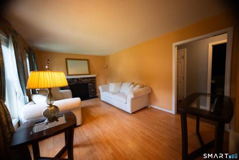 18 Kendall Circle Waterbury CT 06708