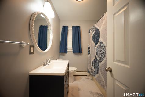 18 Kendall Circle Waterbury CT 06708