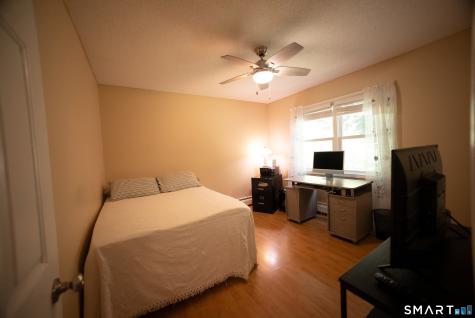 18 Kendall Circle Waterbury CT 06708