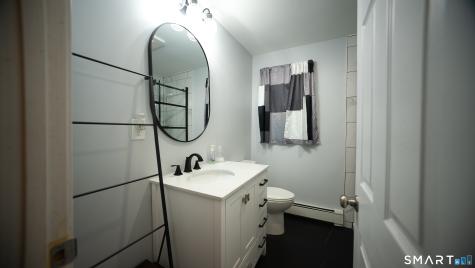 18 Kendall Circle Waterbury CT 06708
