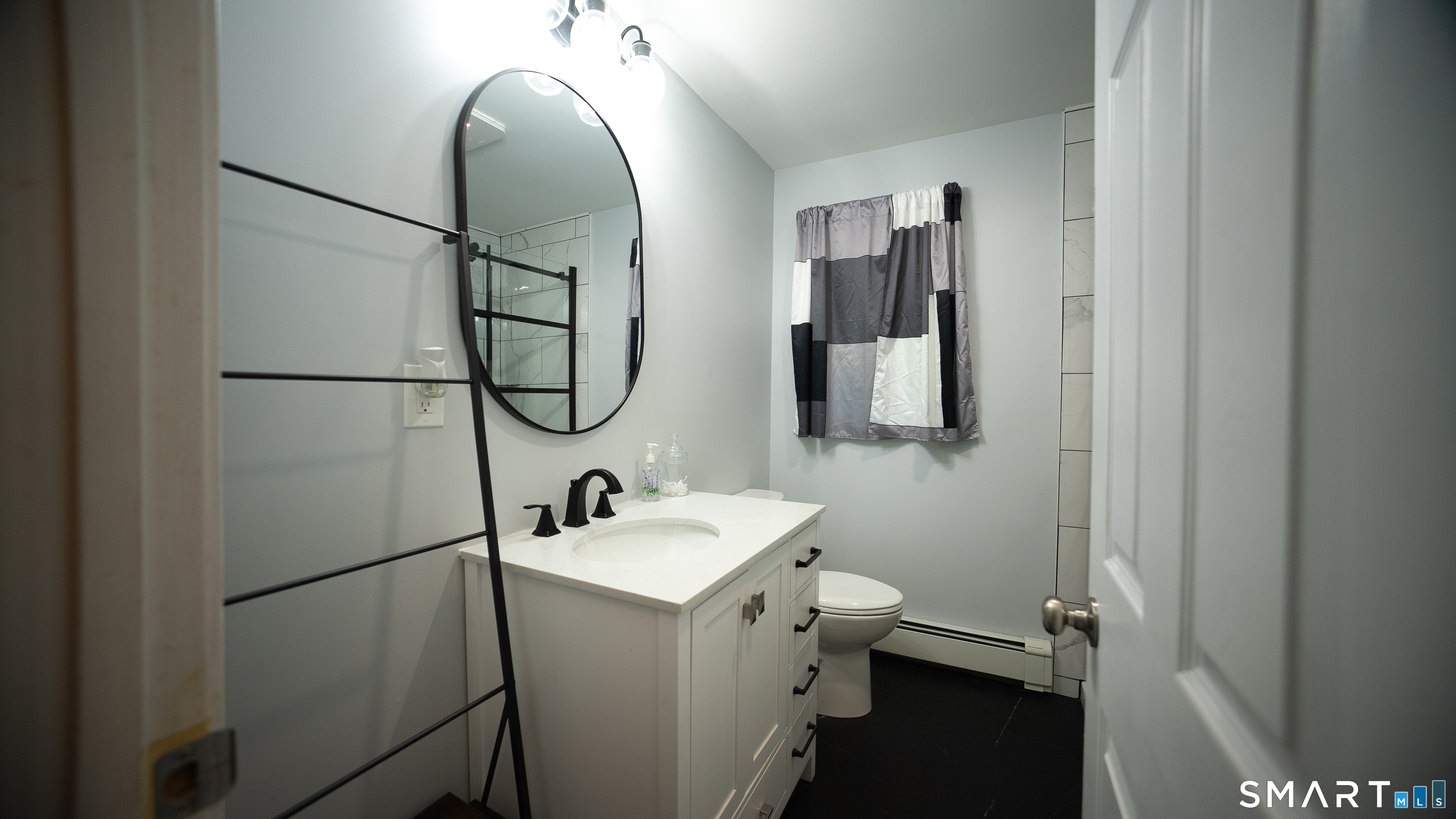 18 Kendall Circle Waterbury CT 06708