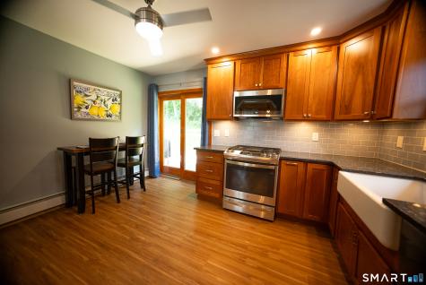 18 Kendall Circle Waterbury CT 06708